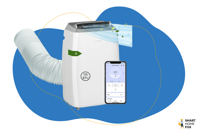 Die mobile Klimaanlage Klarstein Iceblock Pro 12 vor einem blauen Hintergrund.